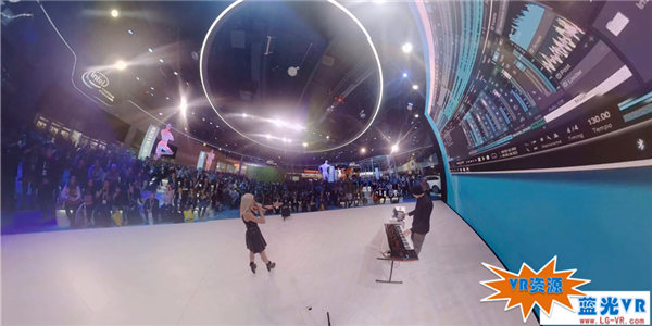 性感歌姬献唱CES 214MB 演出展览类VR视频