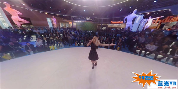 性感歌姬献唱CES 214MB 演出展览类VR视频