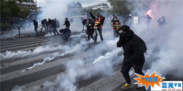法国警民激烈抗议冲突VR视频下载 136MB 热点直击类
