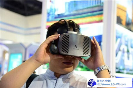 VR: IDEALENS亮相21届软博会 VR引领全新未来！