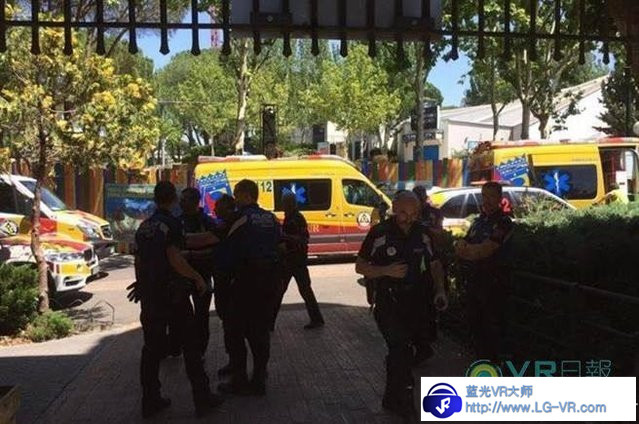 西班牙主题公园VR过山车相撞，致33人受伤